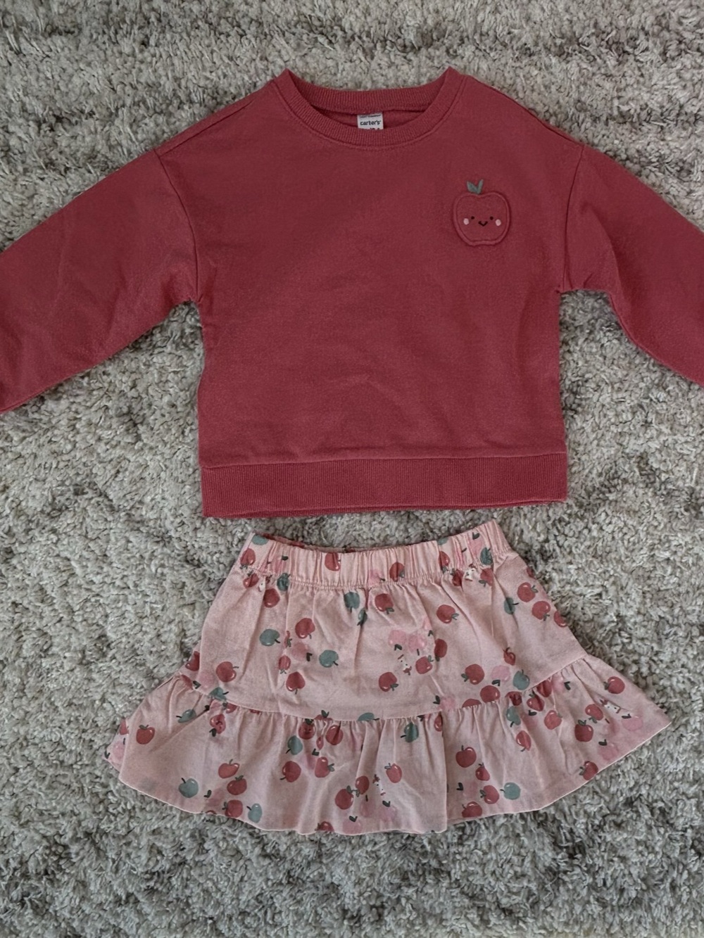 Carter’s Girls Apple Sweatshirt & Skirt Outfit Set – 3T NWT